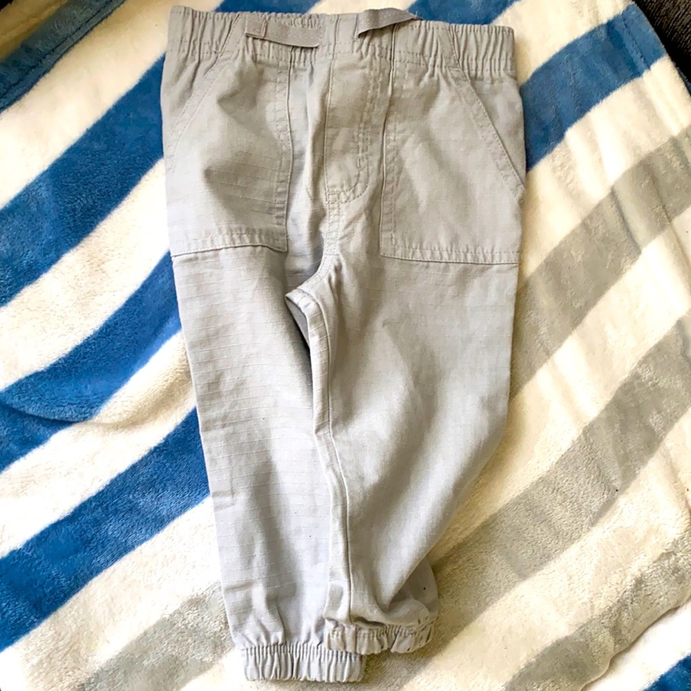 Never been worn it was brought by mistake